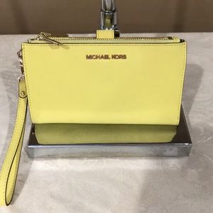Michael Kors Wallet/Wristlet
